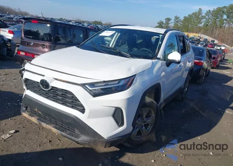 2024 Toyota Rav4 Xle z USA, uszkodzony, nr VIN 2T3W1RFV8RC271378